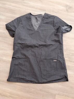 Figs V-neck Scrub Top in Charcoal